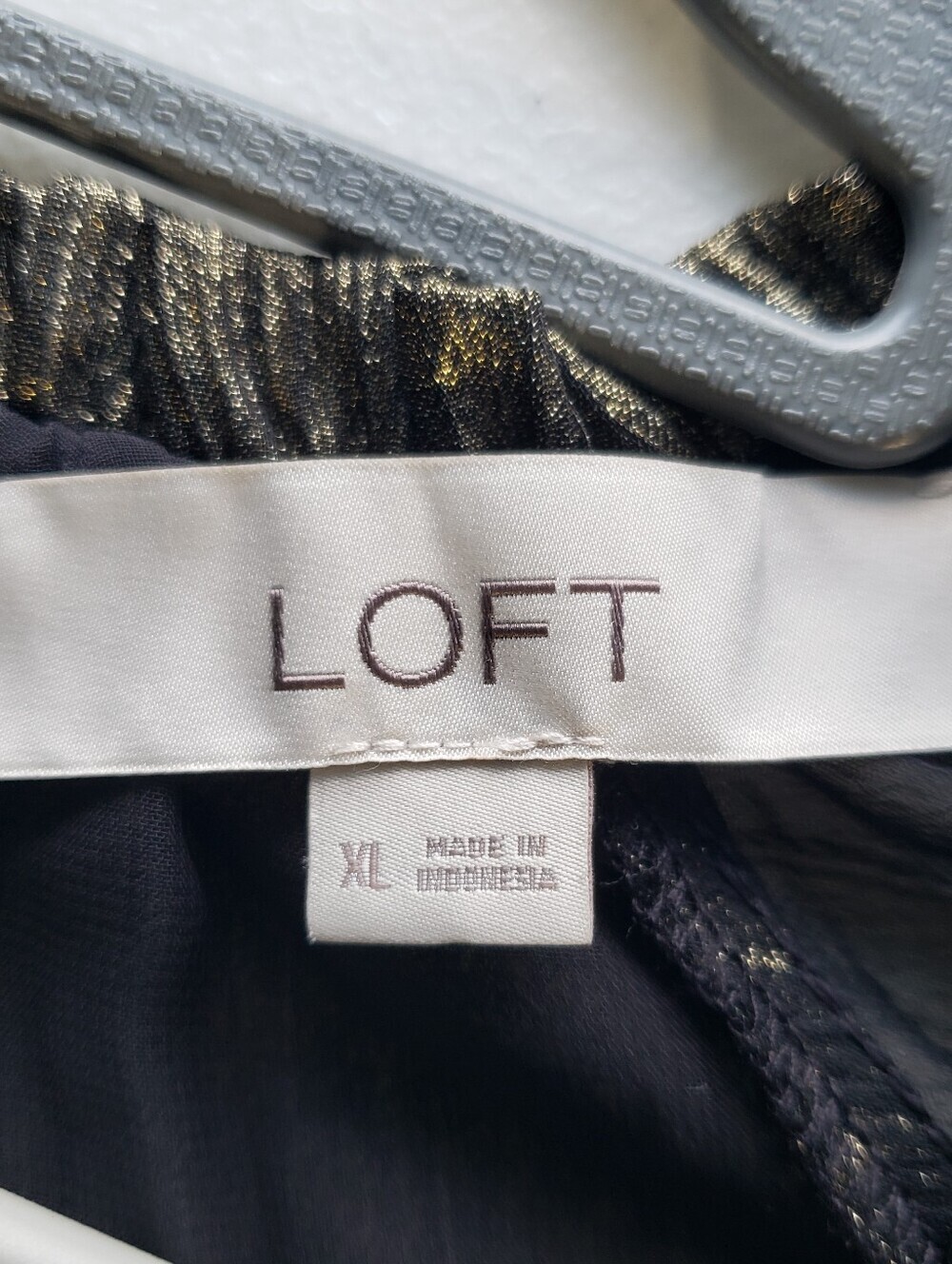 LOFT NWOT Metallic Gold Ruffle Sleeve Blouse XL Wedding Guest New Year's Eve - Picture 10 of 11